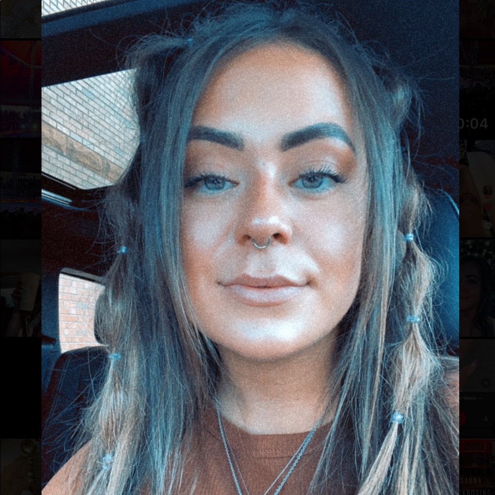Meet your Posher, Brooke